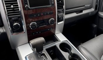 DODGE RAM 1500 5.7L HEMI 4X4 400PK LARAMIE * FULL OPTION * 20 INCH LICHTMETALEN SPORTVELGEN * 2013 * INRUIL AANBIEDING * LPG PRINS * SCHUIFKANTELDAK * vol