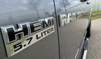 DODGE RAM 1500 5.7L HEMI 4X4 400PK LARAMIE * FULL OPTION * 20 INCH LICHTMETALEN SPORTVELGEN * 2013 * INRUIL AANBIEDING * LPG PRINS * SCHUIFKANTELDAK * vol