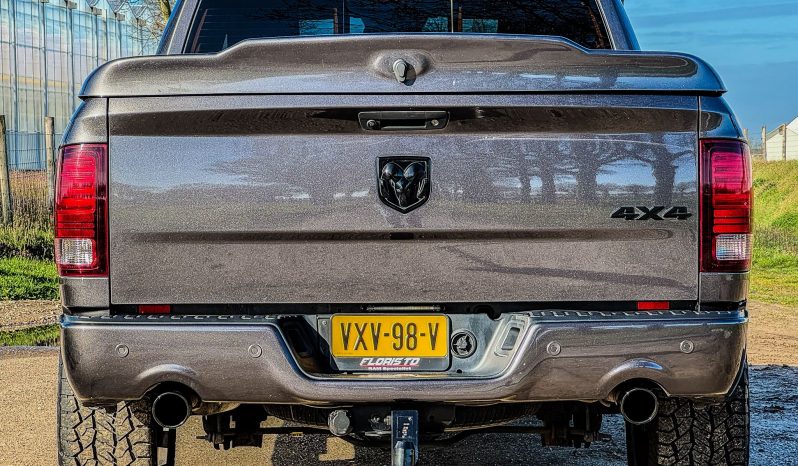 DODGE RAM 1500 5.7L HEMI 4X4 401PK V8 SPORT * FULL OPTION * LAGE BIJTELLING * 22 INCH 4 – PLAY LICHTMETALEN SPORTVELGEN * BLACK-OPPS * LUCHTVERING * MAGNAFLOW UITLAATSYSTEEM * AFSTAND START * SCHUIFKANTELDAK * R/T GRILL * TREKHAAK 3500 KG * 200 LITER PRINS LPG – G3 * vol