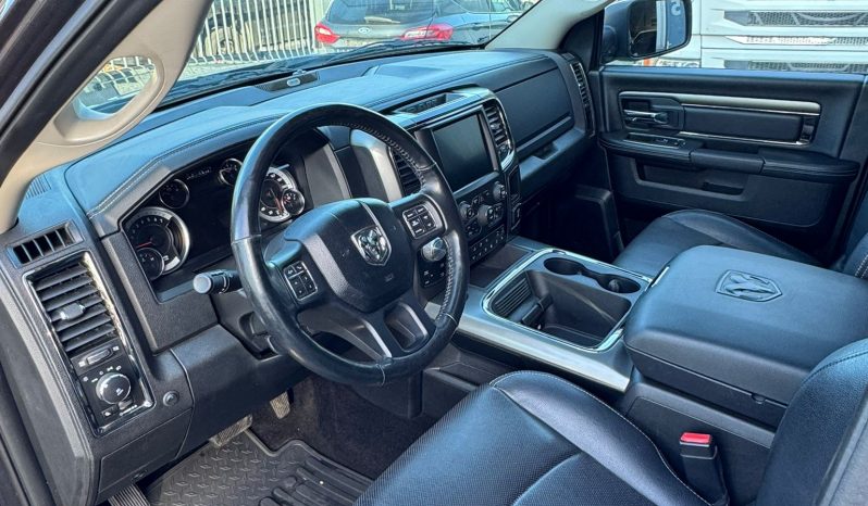 DODGE RAM 1500 5.7L HEMI 4X4 401PK V8 SPORT * FULL OPTION * LAGE BIJTELLING * 22 INCH 4 – PLAY LICHTMETALEN SPORTVELGEN * BLACK-OPPS * LUCHTVERING * MAGNAFLOW UITLAATSYSTEEM * AFSTAND START * SCHUIFKANTELDAK * R/T GRILL * TREKHAAK 3500 KG * 200 LITER PRINS LPG – G3 * vol