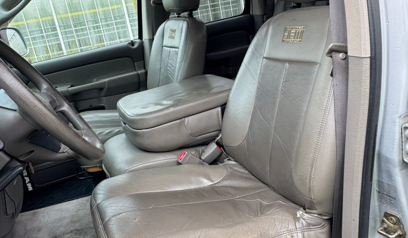 DODGE RAM 1500 4.7L V8 * SRT – 10 PAKKET * MARGE * YOUNGTIMER * INRUIL AANBIEDING * 6 ZITPLAATSEN * 20 INCH SPORTVELGEN * PERFORMANCE HOOD MOTORKAP * NIEUWE APK * NIEUWE BANDEN * MAGNAFLOW UITLAATSYSTEEM COMPLEET * PERFECT * vol