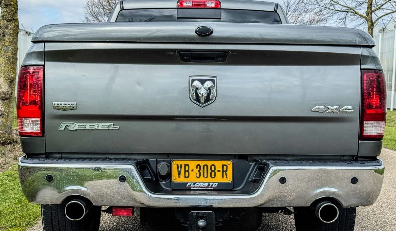 DODGE RAM 1500 5.7L HEMI 4X4 400PK LARAMIE * FULL OPTION * 20 INCH LICHTMETALEN SPORTVELGEN * 2013 * INRUIL AANBIEDING * LPG PRINS * SCHUIFKANTELDAK * vol