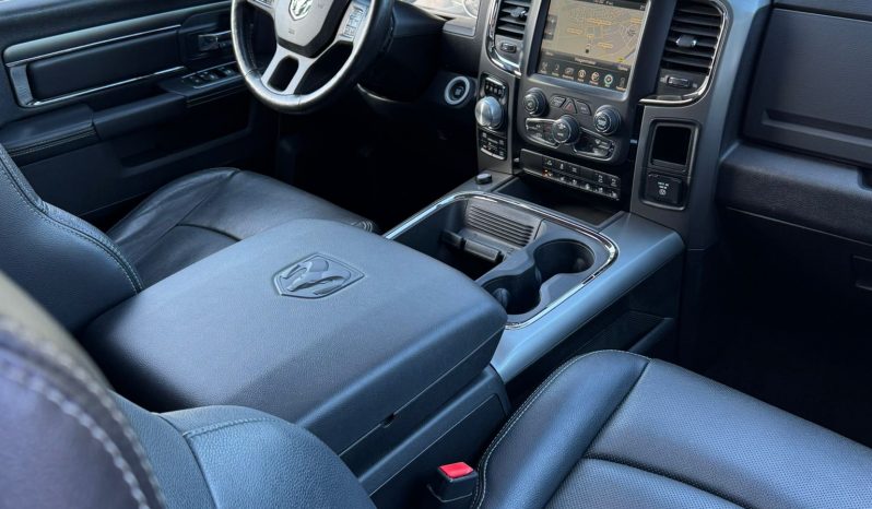 DODGE RAM 1500 5.7L HEMI 4X4 401PK V8 SPORT * FULL OPTION * LAGE BIJTELLING * 22 INCH 4 – PLAY LICHTMETALEN SPORTVELGEN * BLACK-OPPS * LUCHTVERING * MAGNAFLOW UITLAATSYSTEEM * AFSTAND START * SCHUIFKANTELDAK * R/T GRILL * TREKHAAK 3500 KG * 200 LITER PRINS LPG – G3 * vol