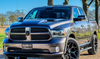 DODGE RAM 1500 5.7L HEMI 4X4 401PK V8 SPORT * FULL OPTION * LAGE BIJTELLING * 22 INCH 4 – PLAY LICHTMETALEN SPORTVELGEN * BLACK-OPPS * LUCHTVERING * MAGNAFLOW UITLAATSYSTEEM * AFSTAND START * SCHUIFKANTELDAK * R/T GRILL * TREKHAAK 3500 KG * 200 LITER PRINS LPG – G3 * vol