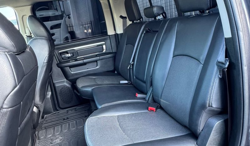 DODGE RAM 1500 5.7L HEMI 4X4 401PK V8 SPORT * FULL OPTION * LAGE BIJTELLING * 22 INCH 4 – PLAY LICHTMETALEN SPORTVELGEN * BLACK-OPPS * LUCHTVERING * MAGNAFLOW UITLAATSYSTEEM * AFSTAND START * SCHUIFKANTELDAK * R/T GRILL * TREKHAAK 3500 KG * 200 LITER PRINS LPG – G3 * vol