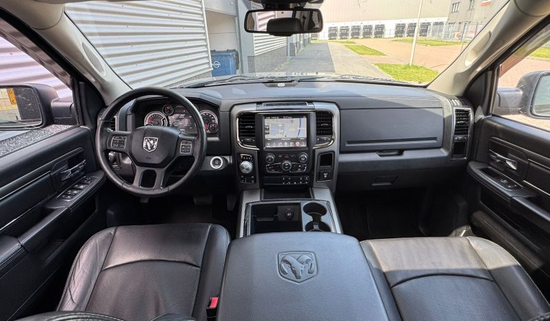 DODGE RAM 1500 5.7L V8 HEMI 4X4 401PK * SPORT * WIDE BODY * FULL OPTION * LAGE BIJTELLING * MARGE * SCHUIFKANTELDAK * STOELVERKOELING * STOELVERWARMING * STUURVERWARMING * LPG PRINS 122 LITER ONDERBOUW * 20 INCH LICHTMETALEN SPORTVELGEN * INRUIL AANBIEDING * vol