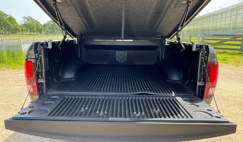 DODGE RAM 1500 5.7L V8 HEMI 4X4 401PK * SPORT * WIDE BODY * FULL OPTION * LAGE BIJTELLING * MARGE * SCHUIFKANTELDAK * STOELVERKOELING * STOELVERWARMING * STUURVERWARMING * LPG PRINS 122 LITER ONDERBOUW * 20 INCH LICHTMETALEN SPORTVELGEN * INRUIL AANBIEDING * vol