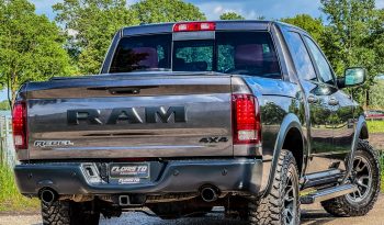 DODGE RAM 1500 5.7L HEMI 4X4 401PK V8 * REBEL * OFF – ROAD * RAMBOX * 2E EIGENAAR * NETTE CONDITIE * ZWARTE HEMEL * SCHUIFKANTELDAK * AFSTAND START * STOELVERWARMING * STUURVERWARMING * SIDE BARS * TOW HOOKS ROOD * 18 INCH OFF ROAD LICHTMETALEN SPORTVELGEN * vol