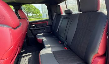 DODGE RAM 1500 5.7L HEMI 4X4 401PK V8 * REBEL * OFF – ROAD * RAMBOX * 2E EIGENAAR * NETTE CONDITIE * ZWARTE HEMEL * SCHUIFKANTELDAK * AFSTAND START * STOELVERWARMING * STUURVERWARMING * SIDE BARS * TOW HOOKS ROOD * 18 INCH OFF ROAD LICHTMETALEN SPORTVELGEN * vol