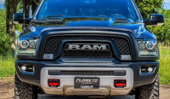 DODGE RAM 1500 5.7L HEMI 4X4 401PK V8 * REBEL * OFF – ROAD * RAMBOX * 2E EIGENAAR * NETTE CONDITIE * ZWARTE HEMEL * SCHUIFKANTELDAK * AFSTAND START * STOELVERWARMING * STUURVERWARMING * SIDE BARS * TOW HOOKS ROOD * 18 INCH OFF ROAD LICHTMETALEN SPORTVELGEN * vol