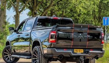 DODGE RAM 1500 5.7L HEMI 4X4 401PK V8 * REBEL * OFF-ROAD * 22 INCH XD LICHTMETALEN SPORTVELGEN * CUSTOM VIPER STRIPING * GROOT SCHERM * ZWARTE HEMEL * AFSTAND START * LPG PRINS ONDERBOUW * STOELVERWARMING * STUURVERWARMING * VOL LEDER * DIKKE PICK-UP * vol
