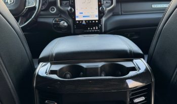 DODGE RAM 1500 5.7L HEMI 4X4 401PK V8 * REBEL * OFF-ROAD * 22 INCH XD LICHTMETALEN SPORTVELGEN * CUSTOM VIPER STRIPING * GROOT SCHERM * ZWARTE HEMEL * AFSTAND START * LPG PRINS ONDERBOUW * STOELVERWARMING * STUURVERWARMING * VOL LEDER * DIKKE PICK-UP * vol