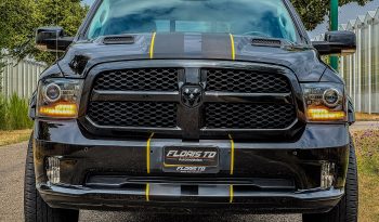 DODGE RAM 1500 5.7L HEMI V8 4X4 401PK * SPORT * WIDE BODY * LAGE BIJTELLING * AFSTAND START * DIKKE PICK-UP * CARBON STRIPING * LUCHTVERING * SPATBORD VERBREDERS * LED VERLICHTING * STOELVERWARMING * STOELVERKOELING * STUURVERWARMING * vol