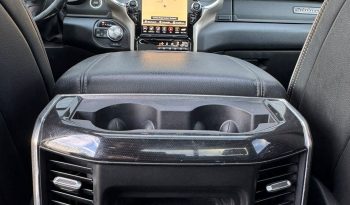 DODGE RAM 1500 5.7L HEMI 4X4 401PK * LARAMIE * SPORT * FULL OPTION * 22 INCH FUEL LICHTMETALEN SPORTVELGEN * MARGE * GEEN EXTRA BTW * CUSTOM STRIPING * KLEPPENDEMPER UITLAAT SYSTEEM * 3500 KG TREKHAAK * 360 CAMERA * LANE ASSIST * vol