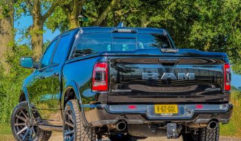 DODGE RAM 1500 5.7L V8 HEMI 4X4 * LARAMIE * SPORT * BLACK-OPPS * BOM VOL * NIEUWSTAAT * BOUWJAAR 2024 * HEAD-UP DISPLAY * DIGITALE BINNEN SPIEGEL CAMERA * AFSTAND START * 122 LITER ONDERBOUW LPG * 22 INCH TD SPORTVELGEN * 360 CAMERA * ADAPTIEVE CRUISE CONTROLE * VIRTUAL COCKPIT * vol