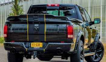 DODGE RAM 1500 5.7L HEMI V8 4X4 401PK * SPORT * WIDE BODY * LAGE BIJTELLING * AFSTAND START * DIKKE PICK-UP * CARBON STRIPING * LUCHTVERING * SPATBORD VERBREDERS * LED VERLICHTING * STOELVERWARMING * STOELVERKOELING * STUURVERWARMING * vol