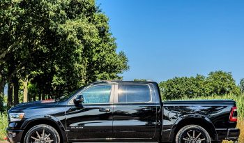 DODGE RAM 1500 5.7L V8 HEMI 4X4 * LARAMIE * SPORT * BLACK-OPPS * BOM VOL * NIEUWSTAAT * BOUWJAAR 2024 * HEAD-UP DISPLAY * DIGITALE BINNEN SPIEGEL CAMERA * AFSTAND START * 122 LITER ONDERBOUW LPG * 22 INCH TD SPORTVELGEN * 360 CAMERA * ADAPTIEVE CRUISE CONTROLE * VIRTUAL COCKPIT * vol