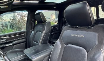 DODGE RAM 1500 5.7L HEMI 4X4 401PK * LARAMIE * SPORT * FULL OPTION * 22 INCH FUEL LICHTMETALEN SPORTVELGEN * MARGE * GEEN EXTRA BTW * CUSTOM STRIPING * KLEPPENDEMPER UITLAAT SYSTEEM * 3500 KG TREKHAAK * 360 CAMERA * LANE ASSIST * vol