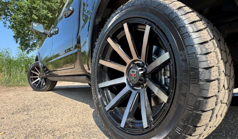 DODGE RAM 1500 5.7L V8 HEMI 4X4 * LARAMIE * SPORT * BLACK-OPPS * BOM VOL * NIEUWSTAAT * BOUWJAAR 2024 * HEAD-UP DISPLAY * DIGITALE BINNEN SPIEGEL CAMERA * AFSTAND START * 122 LITER ONDERBOUW LPG * 22 INCH TD SPORTVELGEN * 360 CAMERA * ADAPTIEVE CRUISE CONTROLE * VIRTUAL COCKPIT * vol