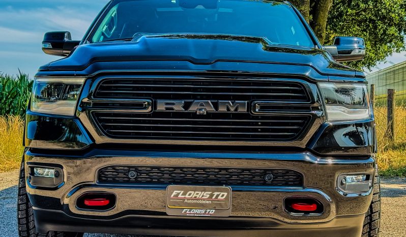 DODGE RAM 1500 5.7L V8 HEMI 4X4 * LARAMIE * SPORT * BLACK-OPPS * BOM VOL * NIEUWSTAAT * BOUWJAAR 2024 * HEAD-UP DISPLAY * DIGITALE BINNEN SPIEGEL CAMERA * AFSTAND START * 122 LITER ONDERBOUW LPG * 22 INCH TD SPORTVELGEN * 360 CAMERA * ADAPTIEVE CRUISE CONTROLE * VIRTUAL COCKPIT * vol