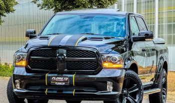 DODGE RAM 1500 5.7L HEMI V8 4X4 401PK * SPORT * WIDE BODY * LAGE BIJTELLING * AFSTAND START * DIKKE PICK-UP * CARBON STRIPING * LUCHTVERING * SPATBORD VERBREDERS * LED VERLICHTING * STOELVERWARMING * STOELVERKOELING * STUURVERWARMING * vol