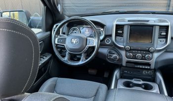 DODGE RAM 1500 5.7L HEMI V8 4X4 * BLACK-OPPS * LPG PRINS 122 LITER * AFSTAND START * ZWARTE HEMEL * BEDCOVER AFSLUITBAAR * TREKHAAK 3500 KG * STOELVERWARMING * STUURVERWARMING * PARKEERSENSOREN * ACHTERUIT RIJ CAMERA * ALPINE SOUND SYSTEM * vol