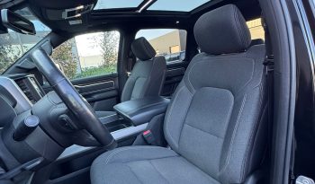 DODGE RAM 1500 5.7L HEMI V8 4X4 * BLACK-OPPS * LPG PRINS 122 LITER * AFSTAND START * ZWARTE HEMEL * BEDCOVER AFSLUITBAAR * TREKHAAK 3500 KG * STOELVERWARMING * STUURVERWARMING * PARKEERSENSOREN * ACHTERUIT RIJ CAMERA * ALPINE SOUND SYSTEM * vol