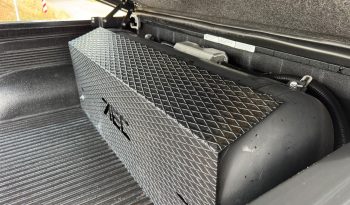 DODGE RAM 1500 5.7L HEMI V8 4X4 * SPORT * WIDE BODY * BLACK-OPPS * FULL OPTION * LIEFHEBBER * LUCHTVERING * AFSTAND START * 20 INCH LICHTMETALEN SPORTVELGEN * CUSTOM OPEN UITLAATSYSTEEM MET AFSTANDSBEDIENING * vol