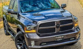 DODGE RAM 1500 5.7L HEMI V8 4X4 * SPORT * WIDE BODY * BLACK-OPPS * FULL OPTION * LIEFHEBBER * LUCHTVERING * AFSTAND START * 20 INCH LICHTMETALEN SPORTVELGEN * CUSTOM OPEN UITLAATSYSTEEM MET AFSTANDSBEDIENING * vol