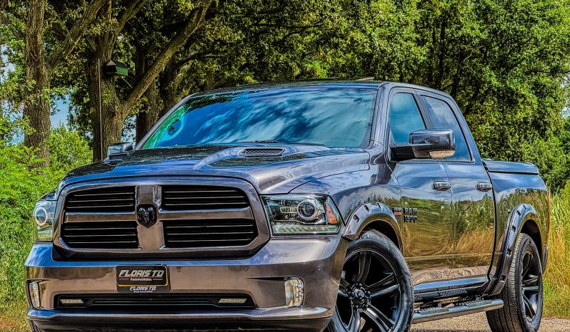 DODGE RAM 1500 5.7L HEMI V8 4X4 * SPORT * WIDE BODY * BLACK-OPPS * FULL OPTION * LIEFHEBBER * LUCHTVERING * AFSTAND START * 20 INCH LICHTMETALEN SPORTVELGEN * CUSTOM OPEN UITLAATSYSTEEM MET AFSTANDSBEDIENING * vol