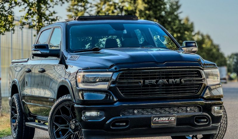 DODGE RAM 1500 5.7L HEMI V8 4X4 * BLACK-OPPS * LPG PRINS 122 LITER * AFSTAND START * ZWARTE HEMEL * BEDCOVER AFSLUITBAAR * TREKHAAK 3500 KG * STOELVERWARMING * STUURVERWARMING * PARKEERSENSOREN * ACHTERUIT RIJ CAMERA * ALPINE SOUND SYSTEM * vol