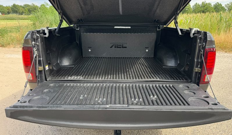 DODGE RAM 1500 5.7L HEMI V8 4X4 * SPORT * WIDE BODY * BLACK-OPPS * FULL OPTION * LIEFHEBBER * LUCHTVERING * AFSTAND START * 20 INCH LICHTMETALEN SPORTVELGEN * CUSTOM OPEN UITLAATSYSTEEM MET AFSTANDSBEDIENING * vol