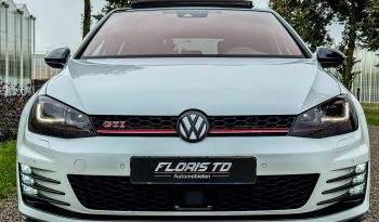 VOLKSWAGEN GOLF GTI 2.0L PERFORMANCE 350 PK * DSG * FULL OPTION * 20 INCH LICHTMETALEN SPORTVELGEN * LIEFHEBBER * ONDERHOUDSHISTORIE * ZWARTE HEMEL * SCHUIFKANTELDAK * SPECIAAL UITLAATSYSTEEM * PPF SMOKE VERLICHTING * vol