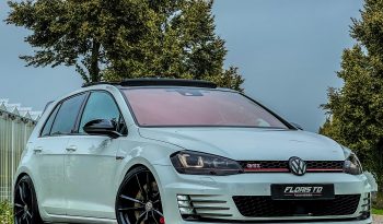 VOLKSWAGEN GOLF GTI 2.0L PERFORMANCE 350 PK * DSG * FULL OPTION * 20 INCH LICHTMETALEN SPORTVELGEN * LIEFHEBBER * ONDERHOUDSHISTORIE * ZWARTE HEMEL * SCHUIFKANTELDAK * SPECIAAL UITLAATSYSTEEM * PPF SMOKE VERLICHTING * vol
