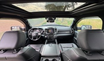 DODGE RAM 1500 5.7L HEMI V8 4X4 401PK * SPORT * BLACK-OPPS * WIDE BODY * SUPER DIKKE PICK-UP * 440 PK * MDS DELETE * CUSTOM OPEN UITLAATSYSTEEM * 200 LITER LPG * AFSTAND START * ALLE OPTIES * STOELVERKOELING * SPECIALE PERFORMANCE REMMEN * vol