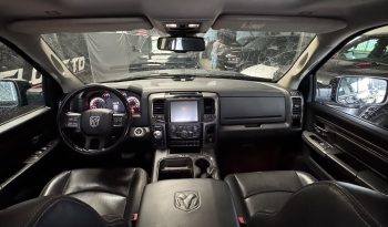 DODGE RAM 1500 5.7L HEMI 4X4 V8 401PK * SPORT * BLACK-OPPS * EXTREEM LAGE BIJTELLING * UNIEK * NEKKENDRAAIER * VERHOOGD * VERBREED * EXTREEM DIKKE LICHTMETALEN SPORTVELGEN * ROLLBAR * DUKES OF HAZZARD HOORN * CUSTOM LED VERLICHTING RONDOM * vol