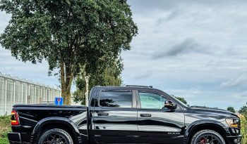 DODGE RAM 1500 5.7L HEMI V8 4X4 401PK * SPORT * BLACK-OPPS * WIDE BODY * SUPER DIKKE PICK-UP * 440 PK * MDS DELETE * CUSTOM OPEN UITLAATSYSTEEM * 200 LITER LPG * AFSTAND START * ALLE OPTIES * STOELVERKOELING * SPECIALE PERFORMANCE REMMEN * vol