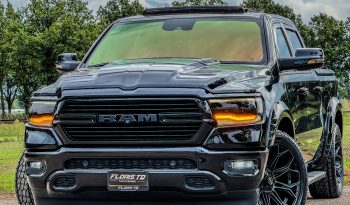 DODGE RAM 1500 5.7L HEMI V8 4X4 401PK * SPORT * BLACK-OPPS * WIDE BODY * SUPER DIKKE PICK-UP * 440 PK * MDS DELETE * CUSTOM OPEN UITLAATSYSTEEM * 200 LITER LPG * AFSTAND START * ALLE OPTIES * STOELVERKOELING * SPECIALE PERFORMANCE REMMEN * vol
