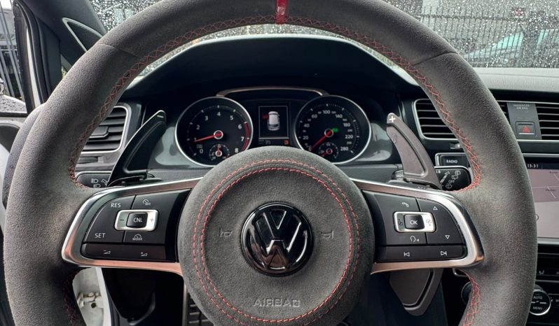 VOLKSWAGEN GOLF GTI 2.0L PERFORMANCE 350 PK * DSG * FULL OPTION * 20 INCH LICHTMETALEN SPORTVELGEN * LIEFHEBBER * ONDERHOUDSHISTORIE * ZWARTE HEMEL * SCHUIFKANTELDAK * SPECIAAL UITLAATSYSTEEM * PPF SMOKE VERLICHTING * vol