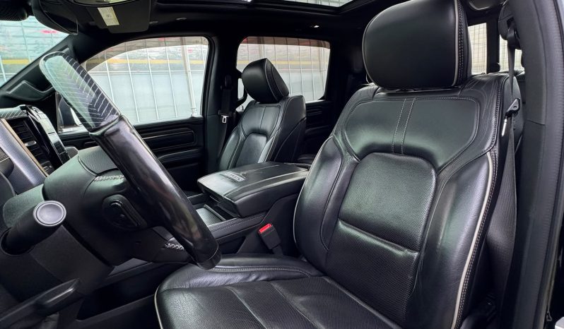 DODGE RAM 1500 5.7L HEMI V8 4X4 401PK * LIMITED EDITION * FULL OPTION * BLACK-OPPS * WIDE BODY * 24 INCH DUB LICHTMETALEN SPORTVELGEN * ( MOGELIJKHEID TOT BIJTELLINGVRIJ RIJDEN ) * NIEUWSTAAT * PERFORMANCE OPEN UITLAATSYSTEEM * vol