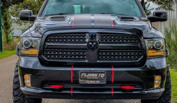 DODGE RAM 1500 5.7L HEMI 4X4 V8 401PK * SPORT * BLACK-OPPS * EXTREEM LAGE BIJTELLING * UNIEK * NEKKENDRAAIER * VERHOOGD * VERBREED * EXTREEM DIKKE LICHTMETALEN SPORTVELGEN * ROLLBAR * DUKES OF HAZZARD HOORN * CUSTOM LED VERLICHTING RONDOM * vol