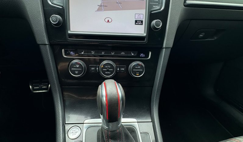 VOLKSWAGEN GOLF GTI 2.0L PERFORMANCE 350 PK * DSG * FULL OPTION * 20 INCH LICHTMETALEN SPORTVELGEN * LIEFHEBBER * ONDERHOUDSHISTORIE * ZWARTE HEMEL * SCHUIFKANTELDAK * SPECIAAL UITLAATSYSTEEM * PPF SMOKE VERLICHTING * vol