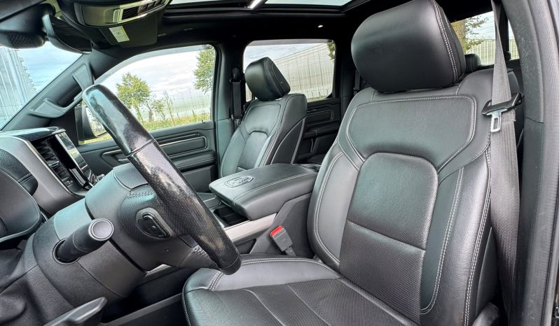 DODGE RAM 1500 5.7L HEMI V8 4X4 401PK * SPORT * BLACK-OPPS * WIDE BODY * SUPER DIKKE PICK-UP * 440 PK * MDS DELETE * CUSTOM OPEN UITLAATSYSTEEM * 200 LITER LPG * AFSTAND START * ALLE OPTIES * STOELVERKOELING * SPECIALE PERFORMANCE REMMEN * vol