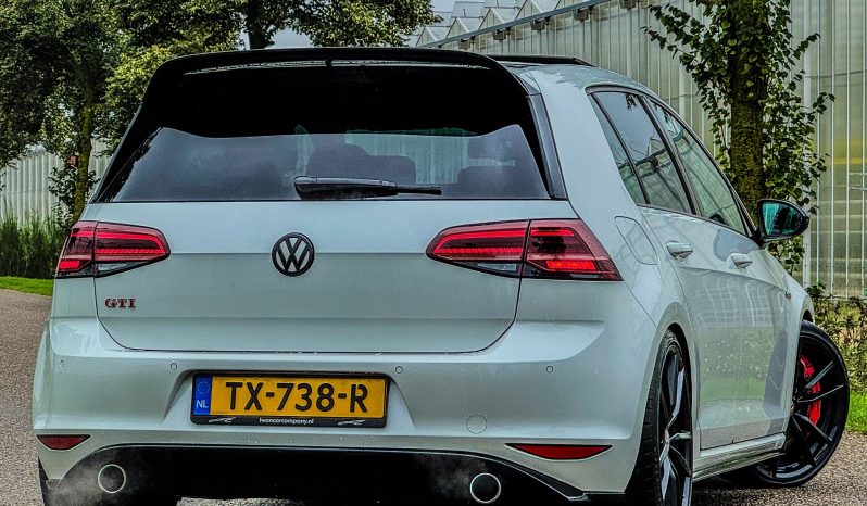VOLKSWAGEN GOLF GTI 2.0L PERFORMANCE 350 PK * DSG * FULL OPTION * 20 INCH LICHTMETALEN SPORTVELGEN * LIEFHEBBER * ONDERHOUDSHISTORIE * ZWARTE HEMEL * SCHUIFKANTELDAK * SPECIAAL UITLAATSYSTEEM * PPF SMOKE VERLICHTING * vol