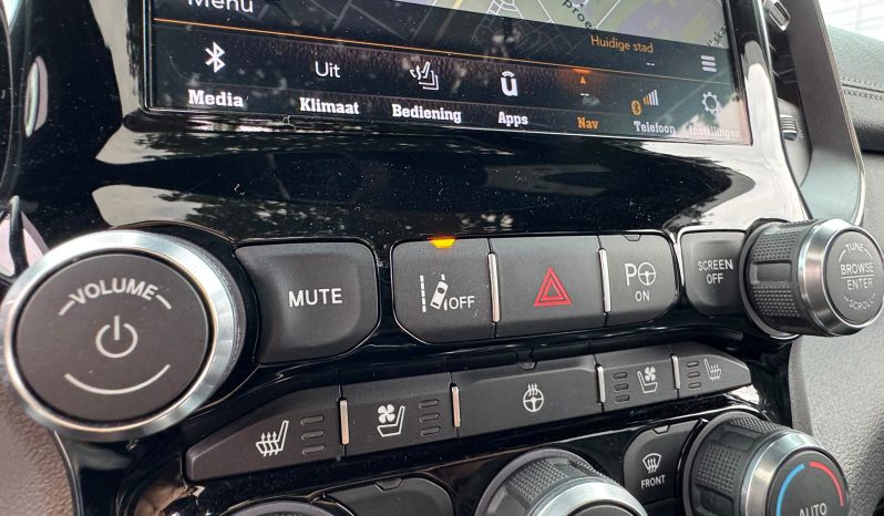DODGE RAM 1500 5.7L HEMI V8 4X4 401PK * SPORT * BLACK-OPPS * WIDE BODY * SUPER DIKKE PICK-UP * 440 PK * MDS DELETE * CUSTOM OPEN UITLAATSYSTEEM * 200 LITER LPG * AFSTAND START * ALLE OPTIES * STOELVERKOELING * SPECIALE PERFORMANCE REMMEN * vol