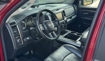 DODGE RAM 1500 5.7L HEMI 4X4 401PK * SPORT * WIDE BODY * UNIEKE KLEUR * LAGE BIJTELLING * LUCHTVERING * AFSTAND START * 20 INCH OFF-ROAD BREEDSET * STOELVERKOELING * STOELVERWARMING * STUURVERWARMING * PERFORMANCE HOOD * LPG 322 LITER PRINS * vol