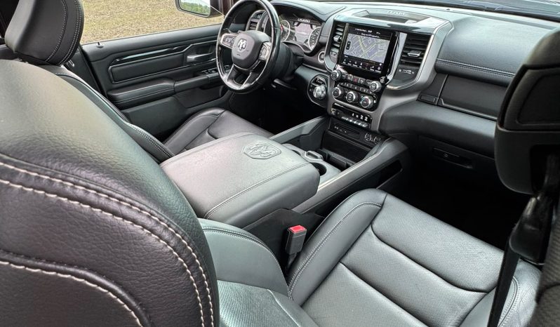 DODGE RAM 1500 5.7L HEMI V8 4X4 401PK * SPORT * BLACK-OPPS * WIDE BODY * SUPER DIKKE PICK-UP * 440 PK * MDS DELETE * CUSTOM OPEN UITLAATSYSTEEM * 200 LITER LPG * AFSTAND START * ALLE OPTIES * STOELVERKOELING * SPECIALE PERFORMANCE REMMEN * vol