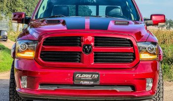 DODGE RAM 1500 5.7L HEMI 4X4 401PK * SPORT * WIDE BODY * UNIEKE KLEUR * LAGE BIJTELLING * LUCHTVERING * AFSTAND START * 20 INCH OFF-ROAD BREEDSET * STOELVERKOELING * STOELVERWARMING * STUURVERWARMING * PERFORMANCE HOOD * LPG 322 LITER PRINS * vol