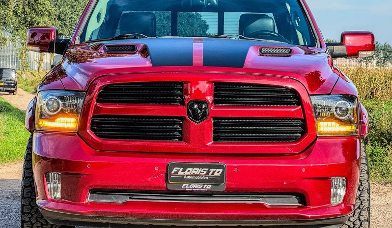 DODGE RAM 1500 5.7L HEMI 4X4 401PK * SPORT * WIDE BODY * UNIEKE KLEUR * LAGE BIJTELLING * LUCHTVERING * AFSTAND START * 20 INCH OFF-ROAD BREEDSET * STOELVERKOELING * STOELVERWARMING * STUURVERWARMING * PERFORMANCE HOOD * LPG 322 LITER PRINS * vol