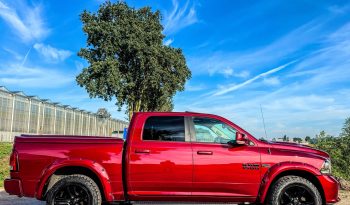 DODGE RAM 1500 5.7L HEMI 4X4 401PK * SPORT * WIDE BODY * UNIEKE KLEUR * LAGE BIJTELLING * LUCHTVERING * AFSTAND START * 20 INCH OFF-ROAD BREEDSET * STOELVERKOELING * STOELVERWARMING * STUURVERWARMING * PERFORMANCE HOOD * LPG 322 LITER PRINS * vol